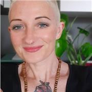 ARTETERAPEUTA E LAUREATA IN MAESTRO IN SCENOGRAFIA IMPARTISCE LEZIONI DI STORIA DELL'ARTE E FIGURA DISEGNATA