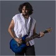 Laureato in Chitarra pop-rock presso il CPM Music Institute di Milano propone lezioni di chitarra elettrica e acustica a Verona