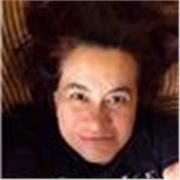 Hola, soy Karla
Me apasiona compartir escritos que faciliten y apoyen la vida de las personas.
Hace más de 25 años que me dedico a escuchar al mundo para generar sinergia, sintiendo lo que el otro me dice para dar voz a su respiración por medio de la pa