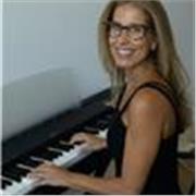 Profesora de portugués nativa, con técnicas vocales y canto