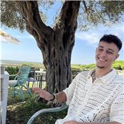 Soy un maestro de primaria especializado en inglés, con experiencia tanto en Primaria como Secundaria .