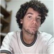 Profesor de historia imparte para niños de todas las idades