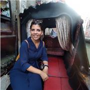 Docente laureata in archeologia impartisce lezioni di italiano, storia, geografia, arte