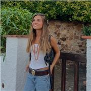 Soy responsable, empática y creativa; quiero apoyar y motivar a niños de primaria para que aprendan mejor y se sientan seguros.