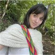 I am a multi bilingual woman , enthusiast for languages and teaching , understanding the student on the personal way of learning
