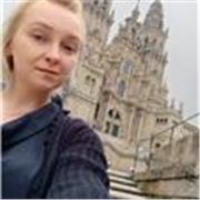 ¡Hola! Me llamo Victoria y me da gusto invitarte a mis clases de ruso y literatura. Soy una profesora con experiencia y hablante n