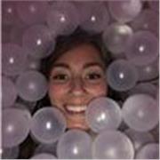 10 años como profesora de yoga, especializada en mujer en cualquier etapa. Clases grupales e individuales online y presenciales