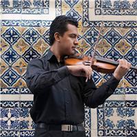 Con más de cinco años de experiencia dando clase, te invito a aprender este hermoso instrumento, ya sea de manera o presencial o en línea