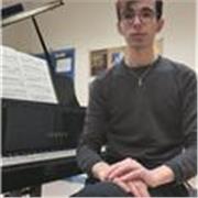 Professeur de piano et de solfège pour les débutants et ceux qui veulent progresser.