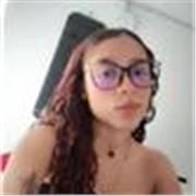 Profesora con experiencia en la enseñanza de diversos géneros musicales, para niños, jóvenes y adultos principiantes