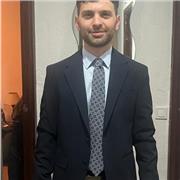 Imparto clases para personas de todas las edades. Licenciado en derecho, pero con experiencia ya en impartir clases