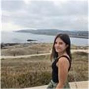 Profesora de Inglés imparte clases para todas las edades adaptadas a las necesidades de cada solicitante. Desde un nivel básico hasta uno mas avanzado, en modalidad presencial u online