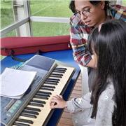 • Más de 10 años de experiencia
• Clases de piano para principiantes, a partir de los 5 años a Domicilio en Tenerife