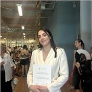 Neolaureata in lingue e studentessa di relazioni internazionali offre ripetizioni di spagnolo per studenti della scuola secondaria