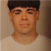 Estudiante de grado de Marketing en la URJC, aficionado por la docencia y con experiencia dando clases de educacion primaria.