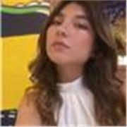 Maestra en apoyo escolar general estudiante de arquitectura