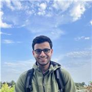 Englisch-Tutor mit Erfahrung in Konversation, Grammatik und Prüfungsvorbereitung