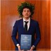 Laureato in Scienze Giuridiche su studi classici, propone aiuto compiti e ripetizioni