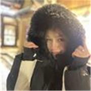 ¡Hola! Me llamo Mag y estoy aquí para ayudarte a comunicarte en español con confianza 😊