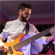 Clases de Guitarra y Bajo dinámicas para todas las edades y niveles