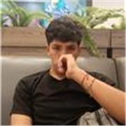 Profesor de geometría imparte clases a niños mayores de 12 años