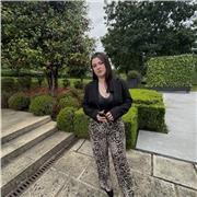 Profesora estudiante de ESO hace 5 años y graduada de bachillerato científico, y CFGM de curas auxiliares de enfermeria