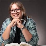 Experienced GCSE Biology academic online tutor for secondary students