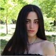 Profesora de inglés imparte clases