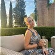 Diplomata in lingue, disponibile per dare ripetizioni di inglese, francese, spagnolo, italiano a ragazzi di medie e superiori