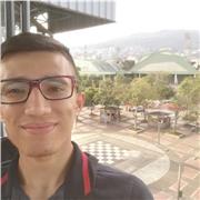Profesor de inglés, matemáticas y español que departe enseñanzas a jóvenes de todas las edades