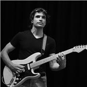 Chitarrista professionista e diplomato in Conservatorio, impartisce lezioni di chitarra (Rock, Blues, Jazz, Pop)