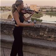 Profesora de lenguaje musical y viola. Preparo pruebas de acceso. Graduada en el conservatorio superior de música