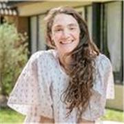 Tengo experiencia viviendo y trabajando en distintos países, lo que me ha dado una mirada amplia e intercultural.