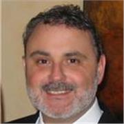Professeur d'anglais tous niveaux, en ligne dans toute la France.
Vétérinaire de profession, j'ai choisi de changer de parcours après avoir travaillé aux Etats-Unis pour de grands laboratoires. 
L'anglais est une langue facile à apprendre avec une méthode