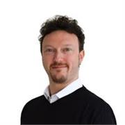 Madrelingua italiano, offre lezioni di italiano per stranieri.