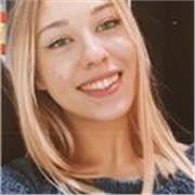 Studentessa con Diploma post liceo linguistico