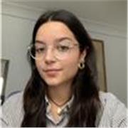 Profesora particular de inglés imparte clases a niños de hasta 16 años