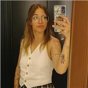 Llevo dando clases particulares de Física, Matemáticas y Química casi 3 años y estuve de profesora titular en una academia