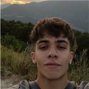 Alumno de la Universitat Rovira i Virgili en Tarragona, Periodismo, con disponibilidad para impartir clases online o Presencial