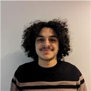 Je suis un étudiant en deuxième année de gestion des entreprises.