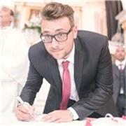 Studente universitario di informatica umanistica offre lezioni per programmazione javascript via remoto