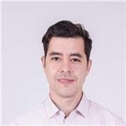 Me defino como un Psicólogo Educacional comprometido con el aprendizaje, el desarrollo integral de las personas y la divulgación. 