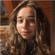 Sono disponibile ad aiutare gli studenti con i loro compiti (italiano, storia, inglese, geografia) in modalità online