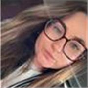 Étudiante en histoire de l’art, diplômée en droit et surveillante dans un lycée 