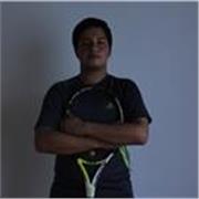 Instructor deportivo en deportes con raqueta