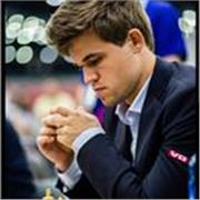 Salut à vous ! Je m'appelle Lilian, j'ai bientôt 18 ans, 1800 elo, je suis passionné des échecs depuis vraiment longtemps