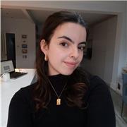 Profesora de inglés apta para todas las edades.