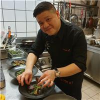 Besoin de se former en cuisine française ou Asie?
Je suis chef de mon propre restaurant avec 25 ans de carriere! 
A vos fourneaux