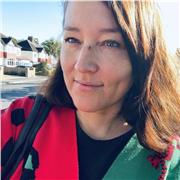 I give private lessons tailored to learners’ needs.