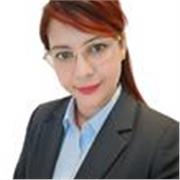 Titulada de Licenciatura en Banca Y Finanzas con un máster en Docencia universitaria.